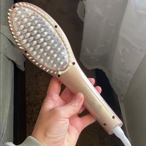 Vivitar ceramic straightening hair brush
